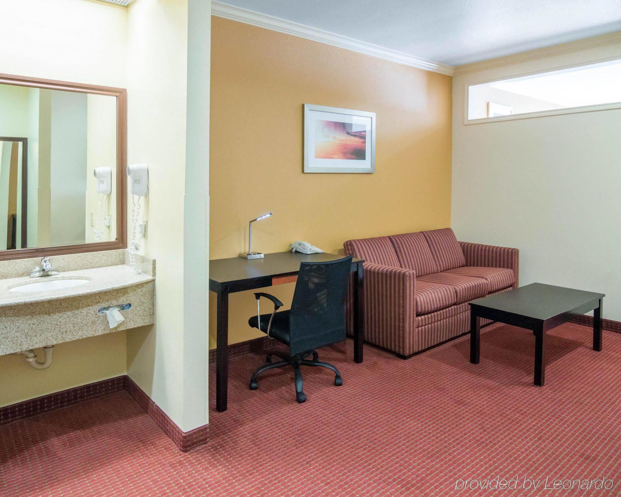 Springwood Suites Houston Iah - Beltway 8 Eksteriør bilde